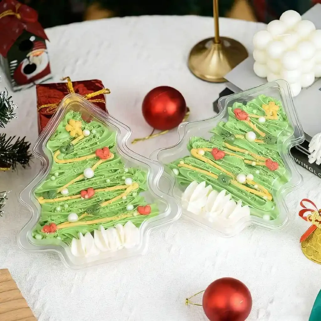 Christmas tree box with cake